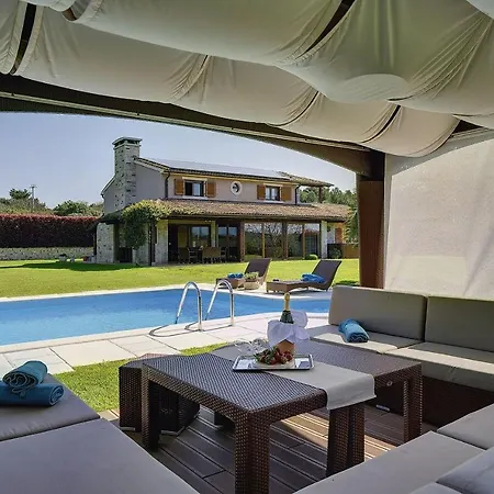 Villa Leo